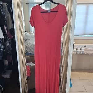 Elegant Red V-Neck Maxi Dress